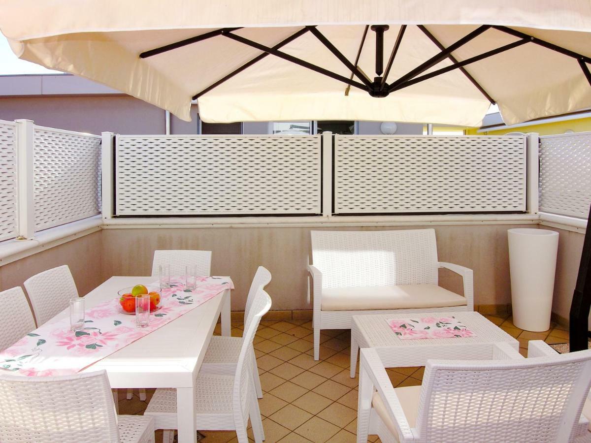 Bosco Dell'Impero Nettuno Apartment Bibione Exterior photo